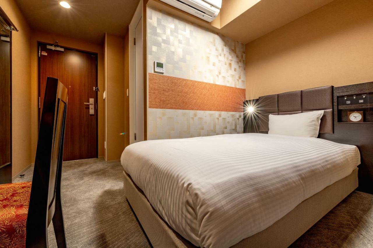 Hotel Wbf Shin-Osaka Skytower Eksteriør billede