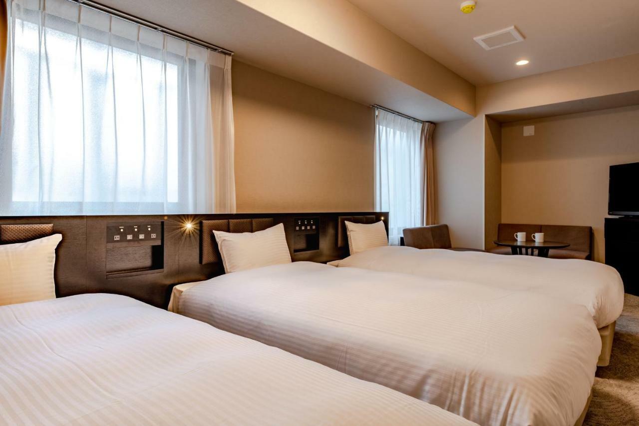 Hotel Wbf Shin-Osaka Skytower Eksteriør billede