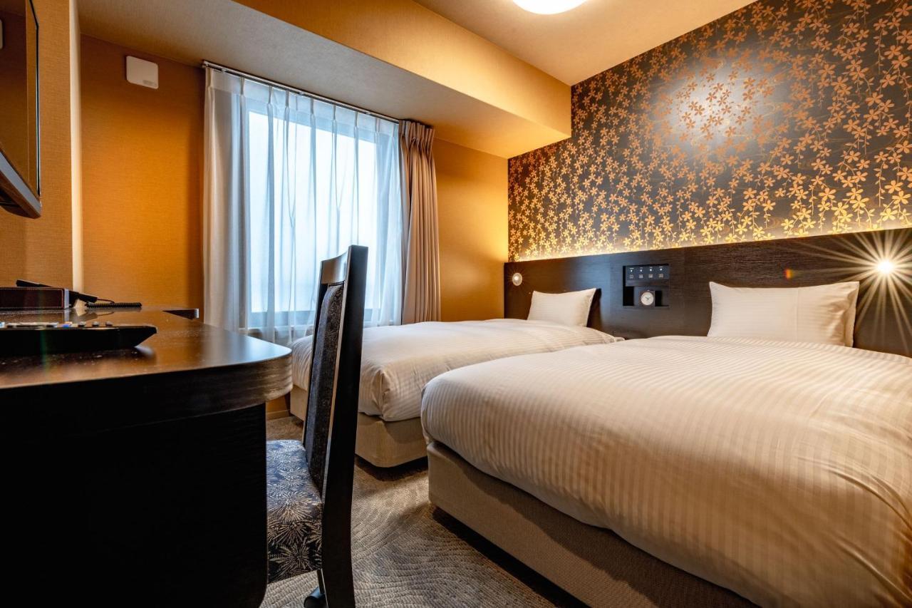 Hotel Wbf Shin-Osaka Skytower Eksteriør billede