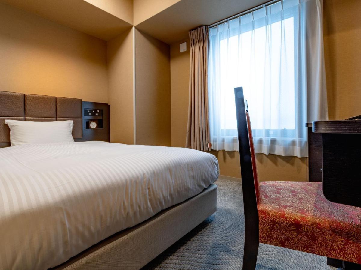 Hotel Wbf Shin-Osaka Skytower Eksteriør billede