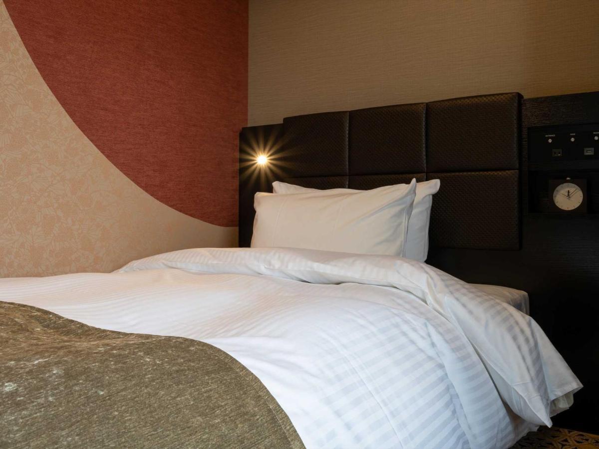 Hotel Wbf Shin-Osaka Skytower Eksteriør billede